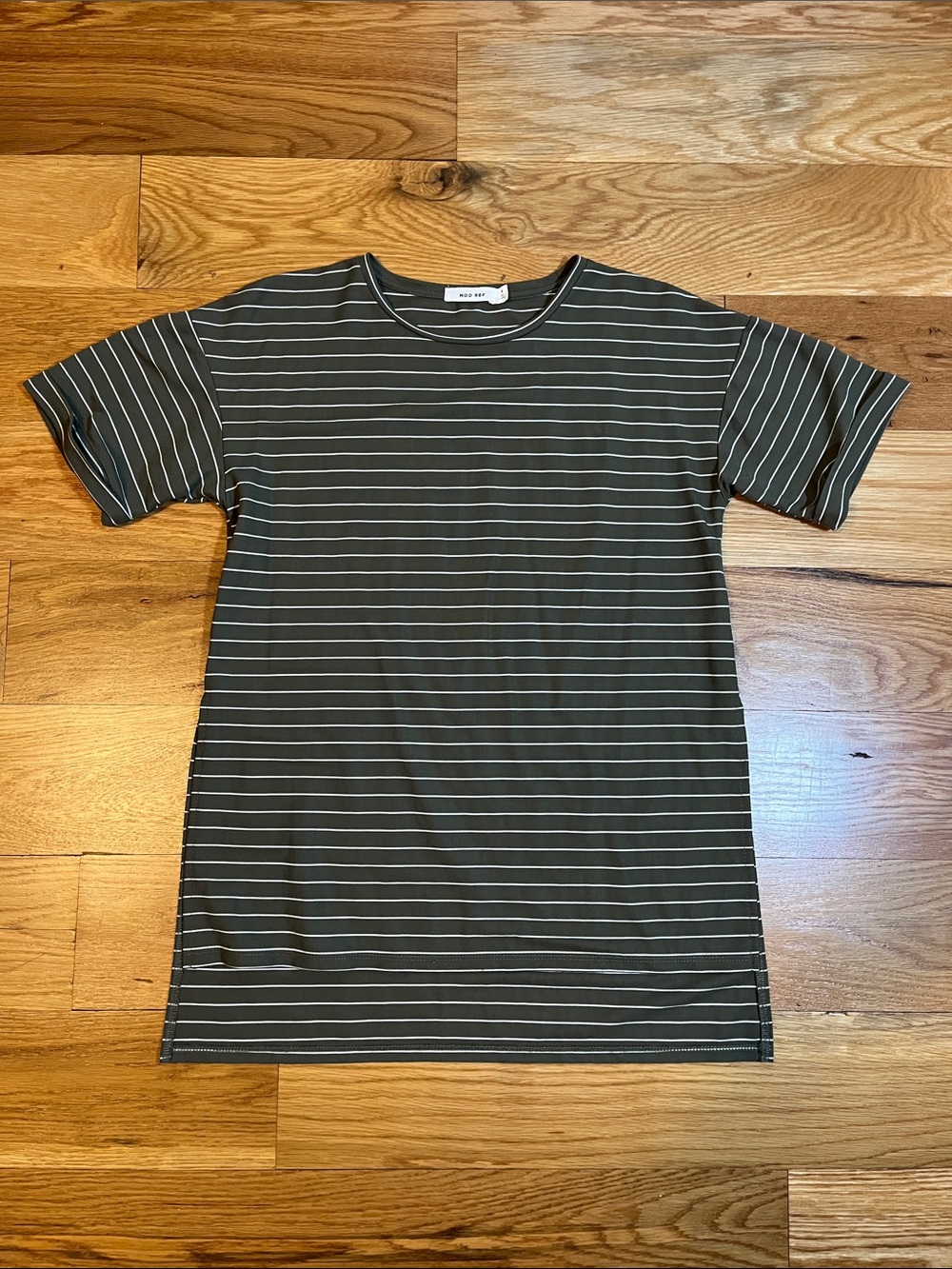 Mod Ref Hi-Low Striped Tee, Size Small